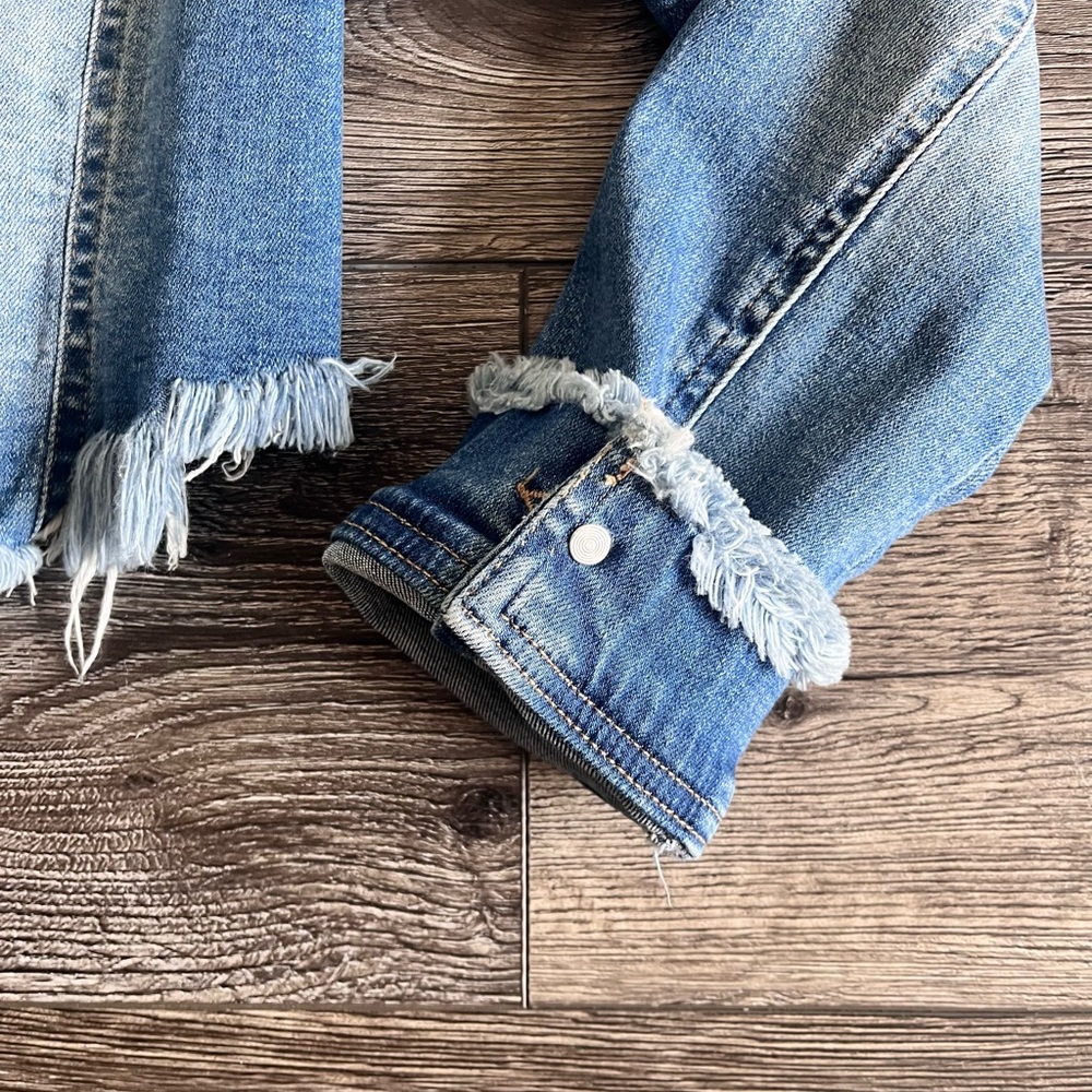 C’est Cropped Denim Jacket - Picture 3 of 7